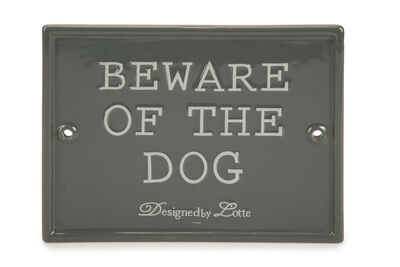 Beeztees DBL Dikkat Köpek Var Uyarı Tabelası, Seramik, Gri, 20x16cm