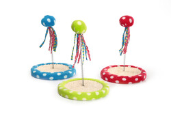 Beeztees - Beeztees Kedi Oyuncağı, Yaylanabilir Kuyruklu Peluş Top, Çeşitli Renklerde, 18,5x18,5x26cm