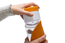 Beeztees Köpek Seyahat Su Şişesi, Ödül Kabı, Silikon, Çeşitli Renklerde, 25x9x9cm, 600ml - 6