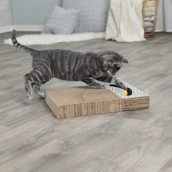 Trixie Kedi Tırmalaması Oyuncaklı 38 x 30 cm Beyaz - Trixie